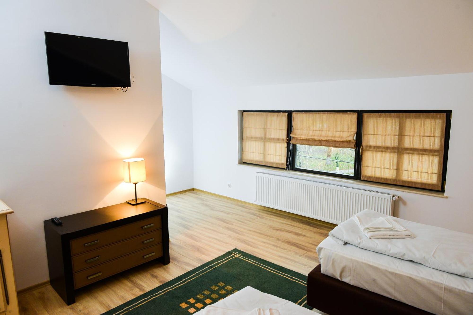 Park House Hotel Деж Стая снимка