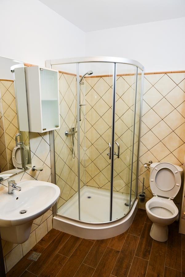 Park House Hotel Деж Екстериор снимка